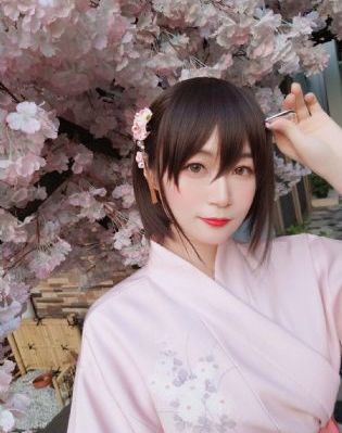 在宿舍撅着屁股被双根室友玩_国产在线视频